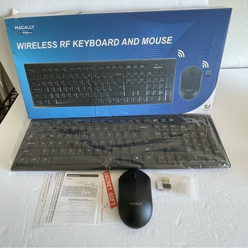 Macally RF Wireless Keyboard For Windows PC Utra-slim Black ,New in a opened Box